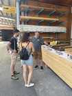 Ausstellung verschiedener Terrassenhölzer und Terrassenbeläge bei Burger Holz