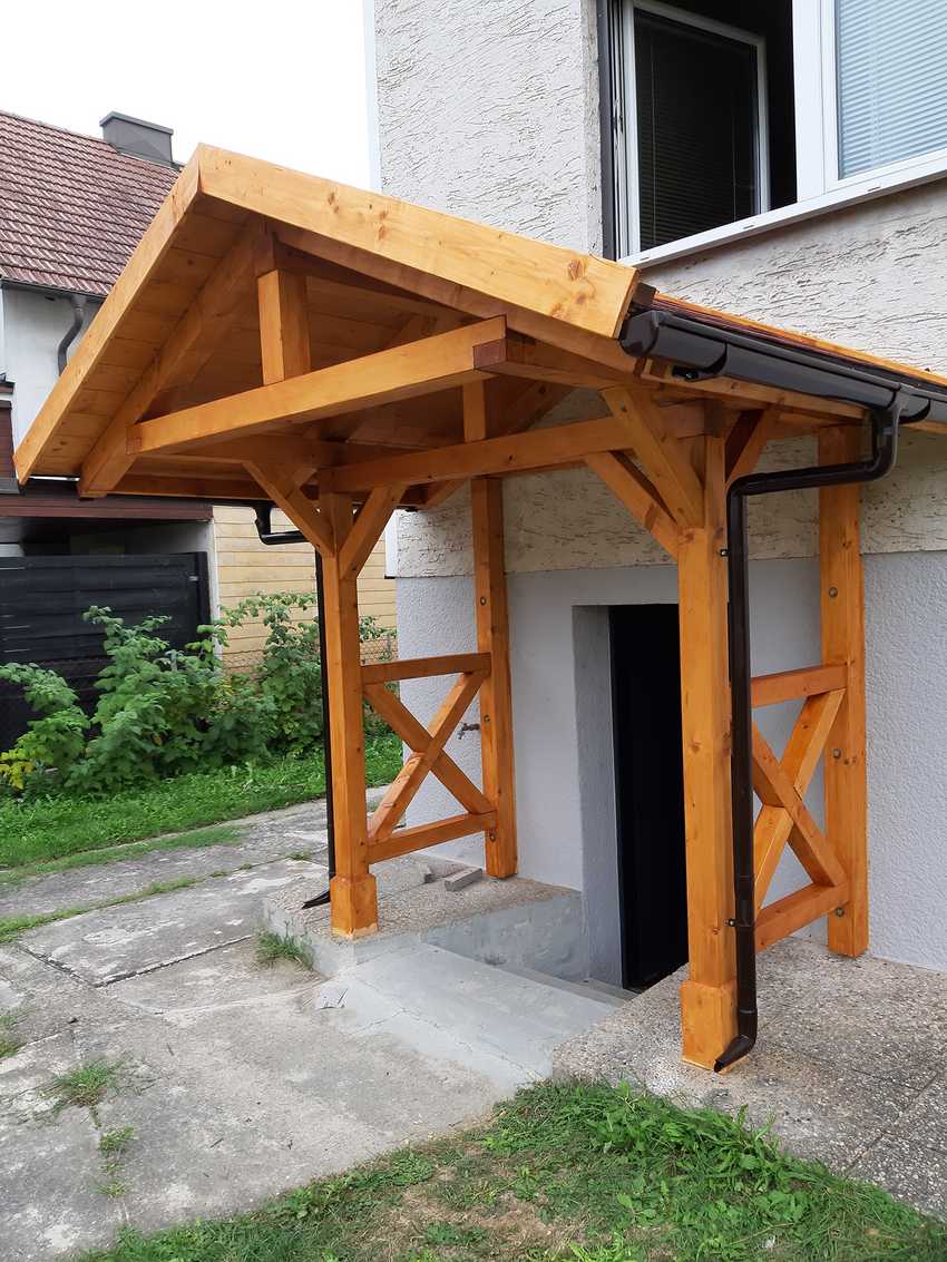 Holzüberdachung